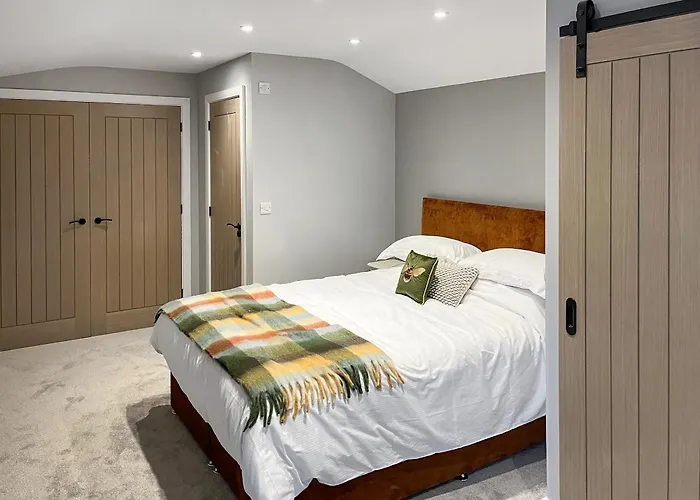 Arwen Barn - Uk50880