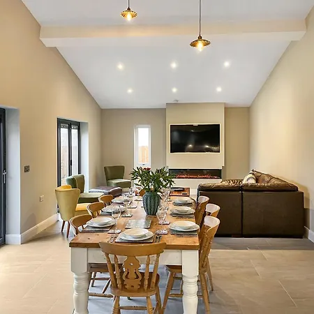 Arwen Barn - Uk50880 *